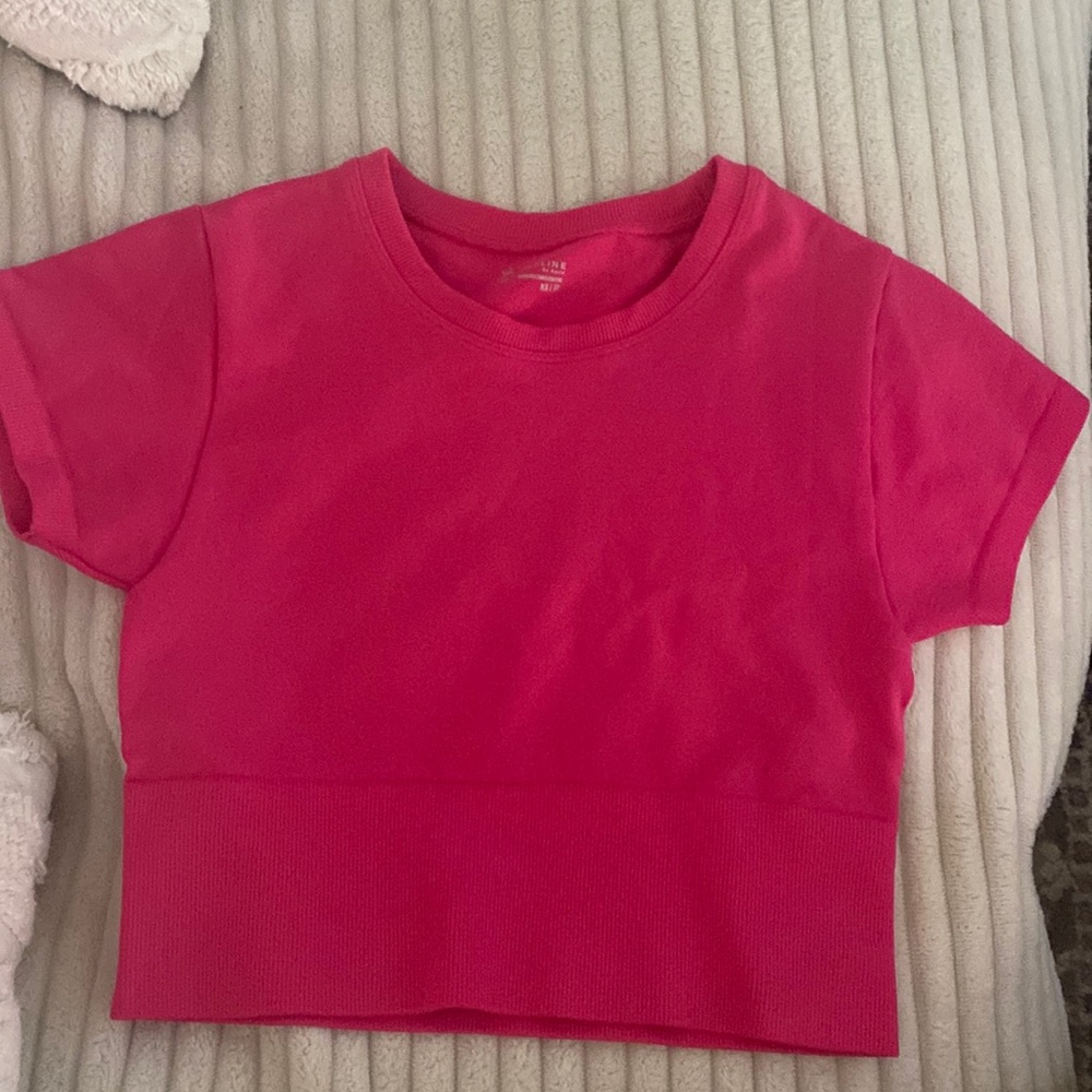 Like new offline by Aerie crop T-shirt